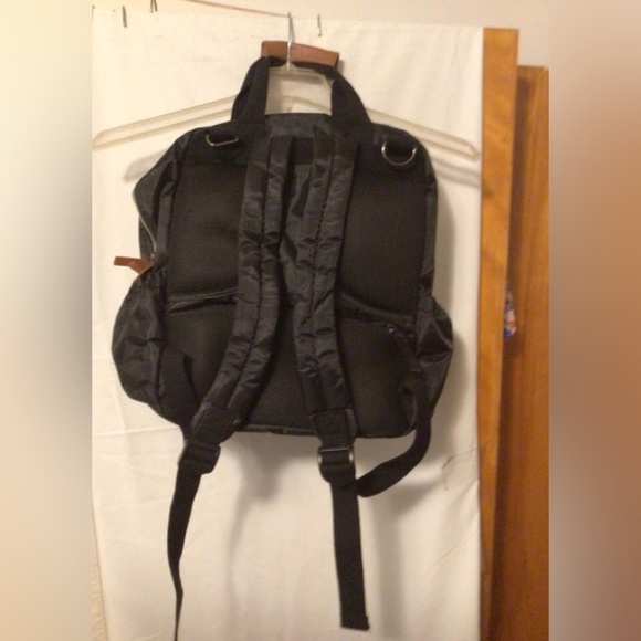 Carry all for all baby needs PAPAGO  backpack by J.J.Cole. main image 5